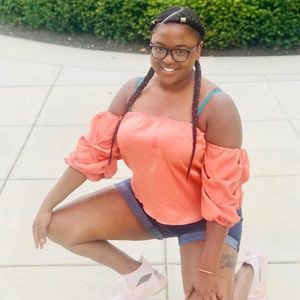 Meet your Posher, Veronica